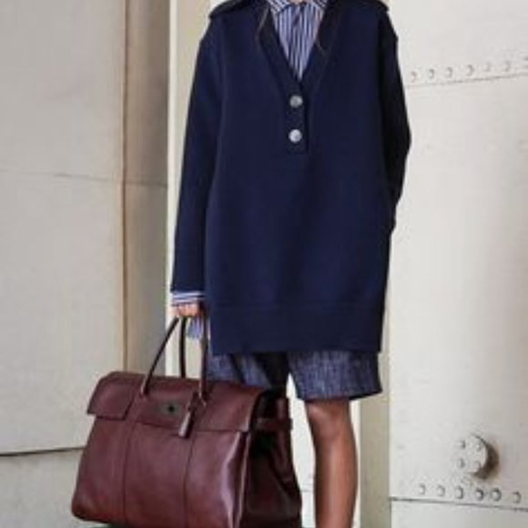 Gucci Gloves scarf, Chanel tights, Mulberry bag - Picture 13 of 16